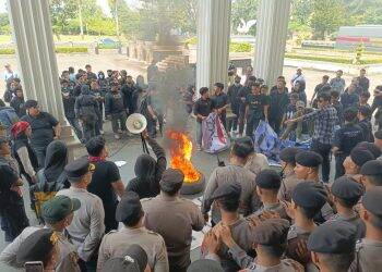 Penyusup Saat Demo di DPRD Jambi Bikin Suasana Aksi jadi Ricuh, Polisi Selidiki