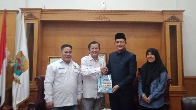 Ketua DPRD Provinsi Jambi Minta KI Teruslah Bekerja