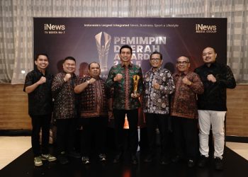 Dalam Sehari, Bupati Batang Hari Borong 2 Penghargaan Bergengsi