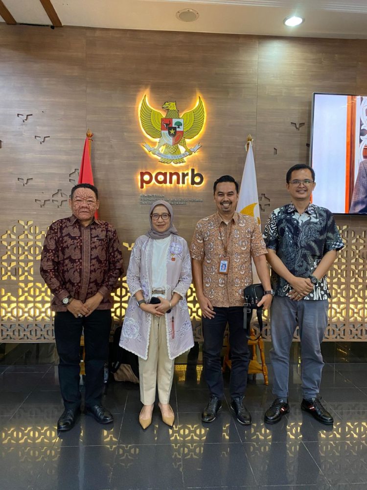 Tingkatkan Pelayanan Masyarakat, Ruang Tunggu RSUD Raden Mattaher Direnovasi