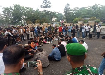 Hafiz Fattah Buktikan Aksi Massa di Kantor DPRD Provinsi Jambi Tetap Sejuk