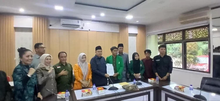 Semua Fraksi DPRD Kota Jambi Kompak Penuhi Aspirasi Mahasiswa