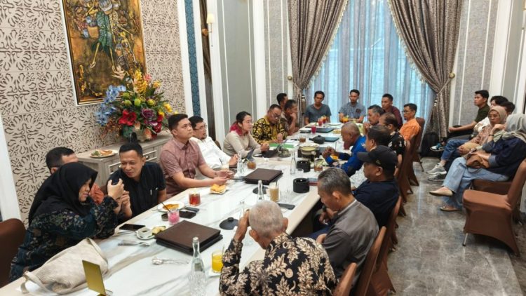 Ketua dan Waka I DPRD Provinsi Jambi Inisiasi Dialog PT SAS dan Warga
