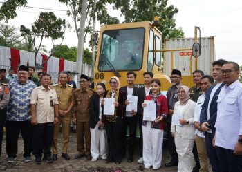 Sekda Sudirman Lepas Ekspor Pinang 36 Ton ke Bangladesh 