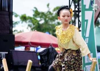 Fadhil Arief Diganjar Penghargaan sebagai Tokoh Penggerak Literasi Nasional 2025