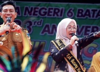 Bupati dan Bunda Baca Buka Pentas Seni dan Bazar HUT SMA Negeri 6 Batang Hari