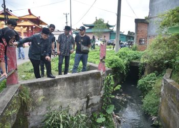 Wali Kota Tinjau Daerah Rawan Terdampak Banjir, Kampung Bahagia Digempur