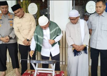 Gubernur Tandatangani Prasasti Jalan Pelawan–Batang Asai