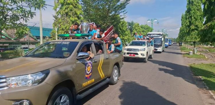 Tim Persebri Diarak Keliling dalam Kota Batang Hari