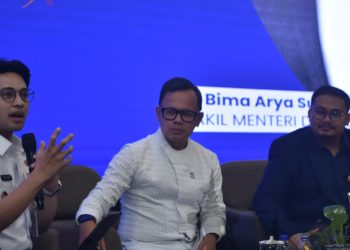 Babad Alas Karya Wamendagri, Maulana-Diza Terpukau