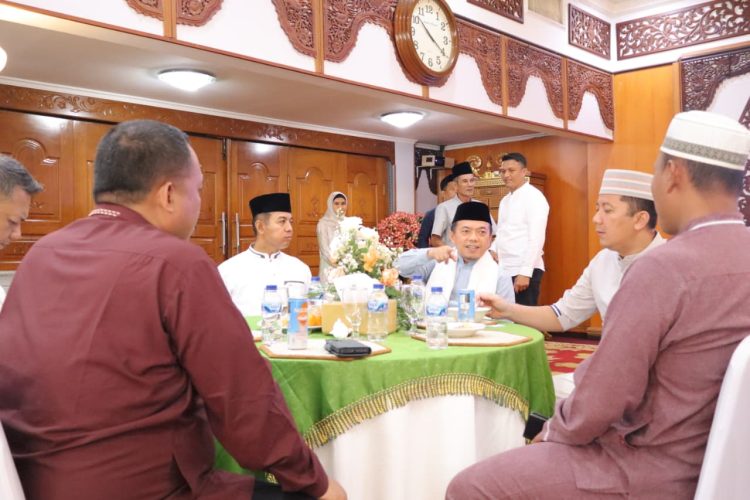 Gubernur Al Haris Gelar Open House Idul Adha