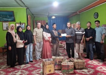 UM Jambi Peluk Luka Shalma dan Shalwa, Rumah Hangus Terbakar, Hendra Kurniawan Pastikan Masa Depan Mahasiswi Kembar Itu Tetap Menyala
