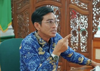 Bupati Fadhil Arief Tampil Beda Pakai Kacamata Sambil Acung Jari Telunjuk ke Depan, Kode Keras ke OPD atau Kode Tak Gentar Hadapi Lawan di Pilgub Jambi?